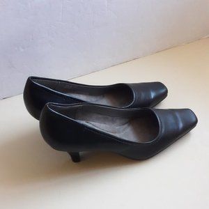 Aerosoles ENVY Black Leather Classic Pumps Women Size 8.5M